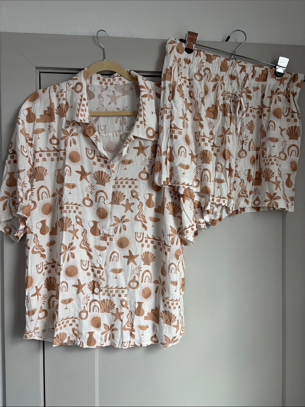 NWT - Resort-Style Two-Piece Lounge Set in Tan Shell Print